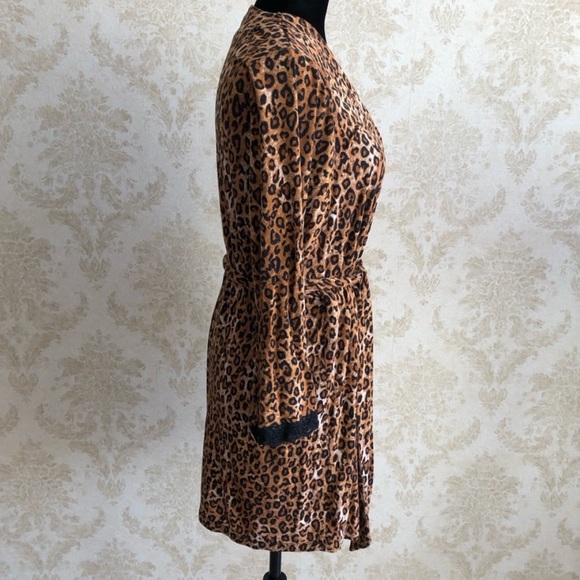 La Vie en Rose leopard print robe - Picture 3 of 10